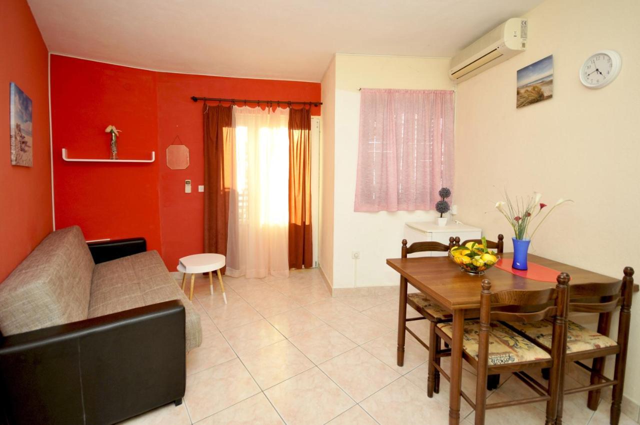 Apartments With A Parking Space Okrug Donji, Ciovo - 13732 Donji Okrug  Εξωτερικό φωτογραφία