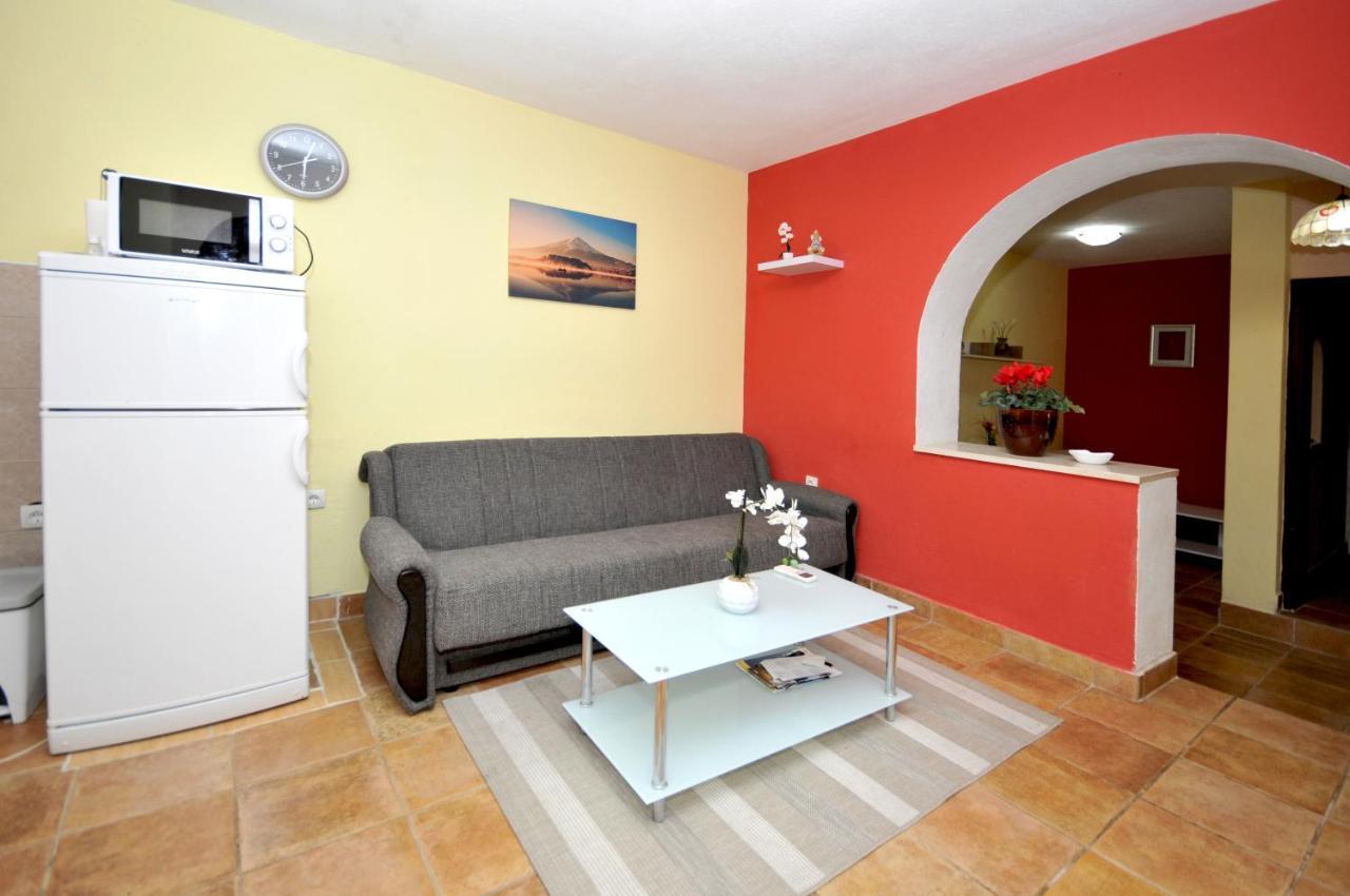 Apartments With A Parking Space Okrug Donji, Ciovo - 13732 Donji Okrug  Εξωτερικό φωτογραφία